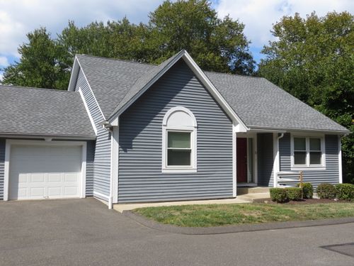 27-27 Meadow Lake Dr, Shelton, CT, 06484-2975 | Card Image