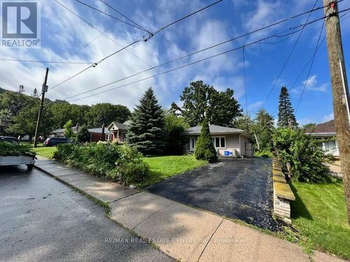 196 Rifle Range Rd, Hamilton, ON, L8S3B9 | Card Image