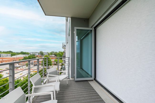 Indoor/outdoor retractable screen | Image 38