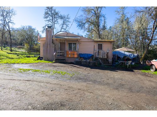 1176 Whistlers Ln, Roseburg, OR, 97470-7972 | Card Image