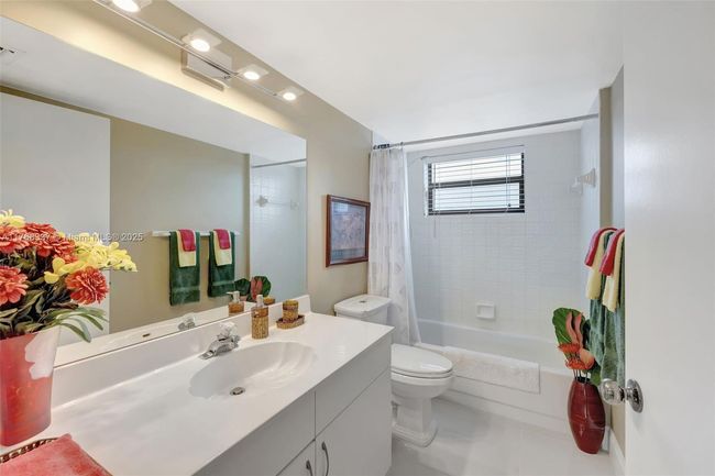 APT-908 - 2334 S Cypress Bend Dr, Condo with 3 bedrooms, 2 bathrooms and null parking in Pompano Beach FL | Image 20