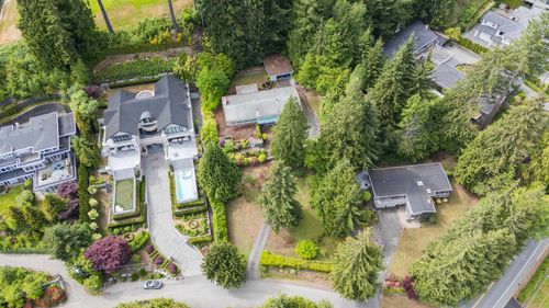 195 Normanby Cres, West Vancouver, BC, V7S1K6 | Card Image