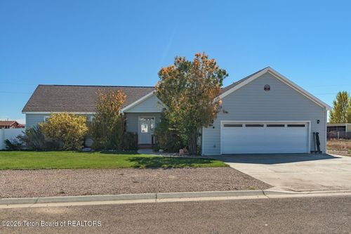920 E 4th St, Big Piney, WY, 83113-5033 | Card Image