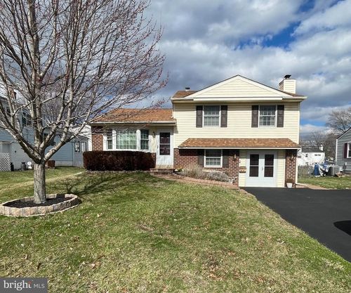 601 Exton Rd, HATBORO, PA, 19040-2411 | Card Image