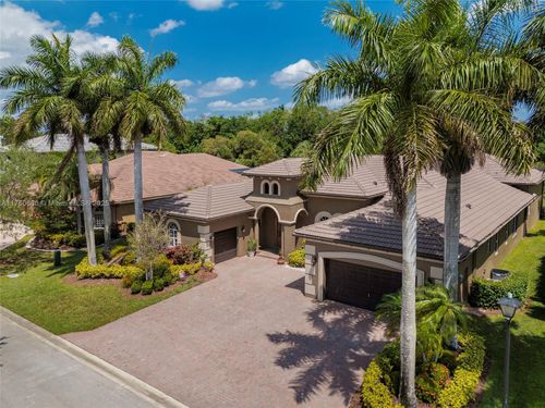 561 Enclave Cir E, Pembroke Pines, FL, 33027-1215 | Card Image