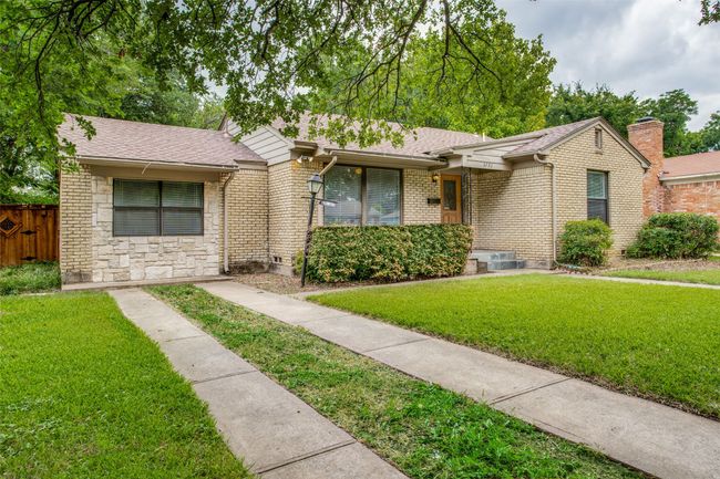 Charming single story 3-bed, 2-bath home. | Image 12