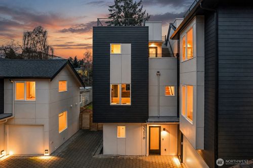 3216 47th Ave Sw, Seattle, WA, 98116-3317 | Card Image