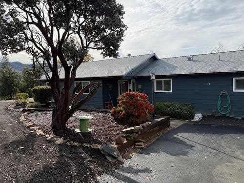 39468 Summit Dr, Oakhurst, CA, 93644-9738 | Card Image