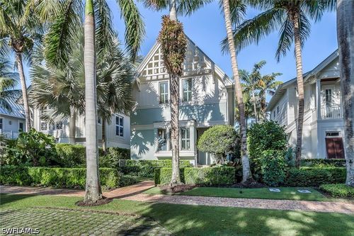 32 6th St S, Naples, FL, 34102-6108 | Card Image