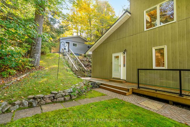 293 W Diamond Lake Rd, House other with 3 bedrooms, 2 bathrooms and 4 parking in Highland Grove ON | Image 21