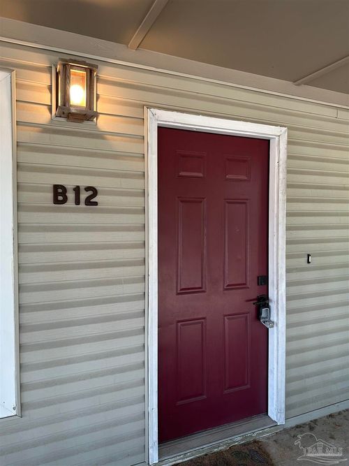b12-7171 N 9th Ave, Pensacola, FL, 32504-6678 | Card Image