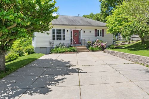 28 Fairview Ave, Cumberland, RI, 02864-6816 | Card Image