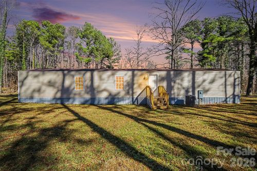 114 Woodberry Dr, Cherryville, NC, 28021-9362 | Card Image