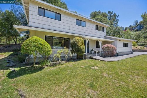 135 Canon Dr, Orinda, CA, 94563-2218 | Card Image