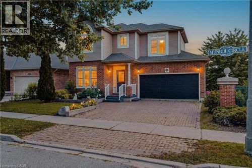 620 Munich Cir, Waterloo, ON, N2V2L6 | Card Image
