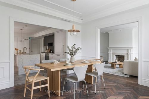 201-2 Clarendon Ave, Toronto, ON, M4V1H9 | Card Image