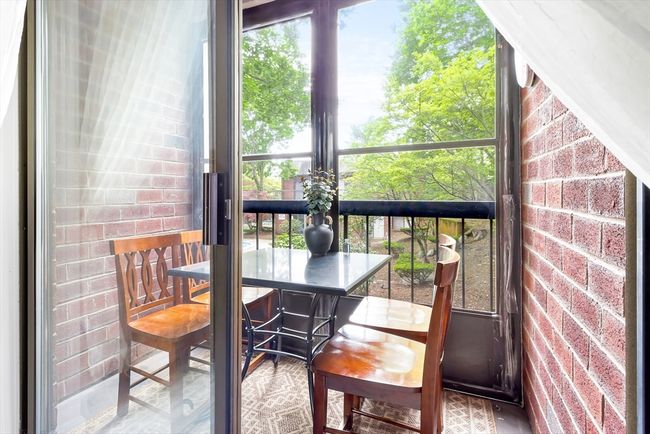 APT-206 - 666 Main St, Condo with 2 bedrooms, 2 bathrooms and 1 parking in Winchester MA | Image 12