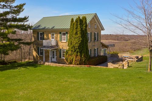 3884 Breezy Hill Road, Hickory Grove, WI, 53809 | Card Image