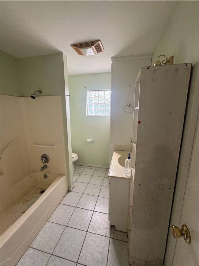 303 E Soyars Ave, House other with 3 bedrooms, 2 bathrooms and 4 parking in Orange Grove TX | Image 20