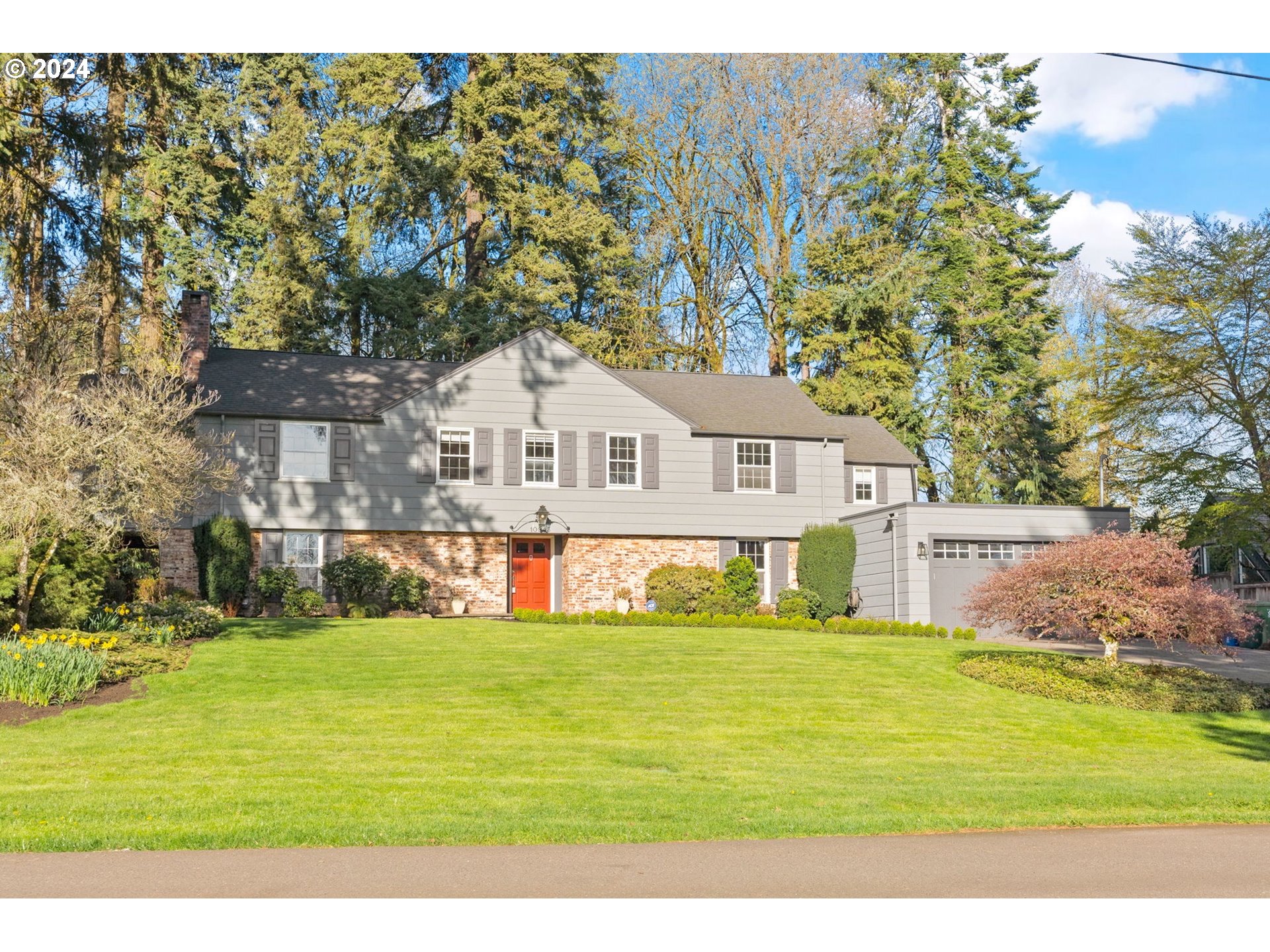 Collina Ave, Portland, OR 97219