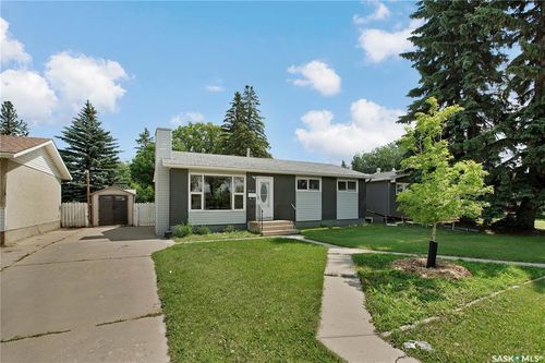 2945 Preston Ave S, Saskatoon, SK, S7J2G8 | Card Image