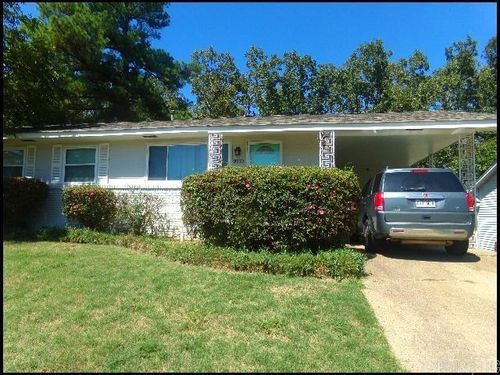 9910 Brooks Ln, Little Rock, AR, 72205-2106 | Card Image