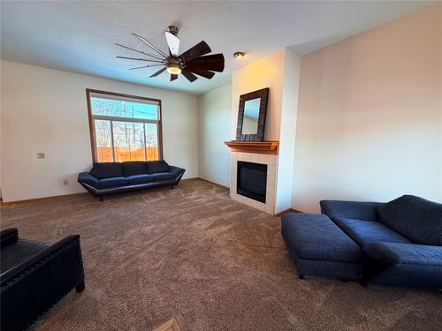 6128 Nw 50th St, Johnston, IA, 50131-1070 | Card Image