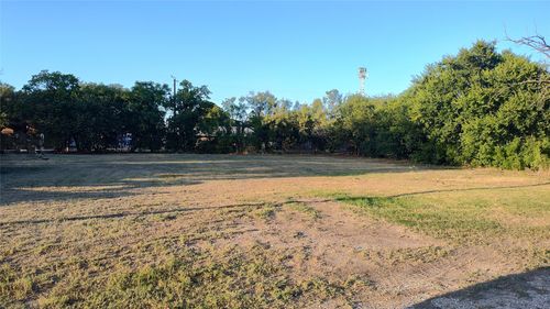 200 Willis St, Winters, TX, 79567-5834 | Card Image