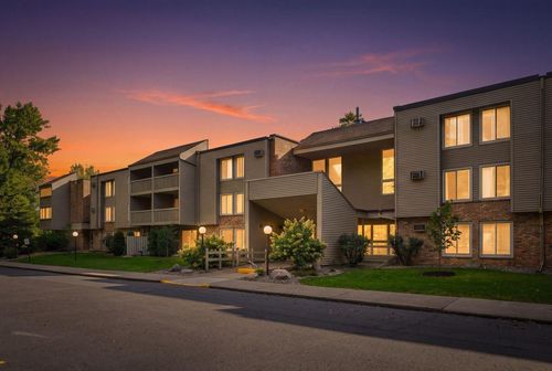 201-4045 Hodgson Rd, Shoreview, MN, 55126-6224 | Card Image