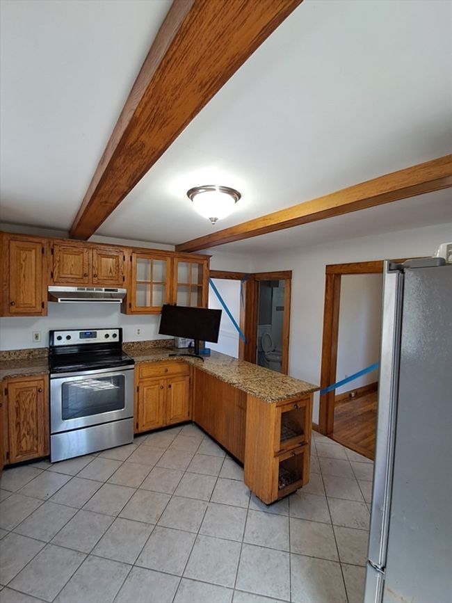 27 Hill St, House other with 3 bedrooms, 2 bathrooms and 4 parking in Raynham MA | Image 4