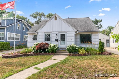 302 W 22nd St, Holland, MI, 49423-4012 | Card Image