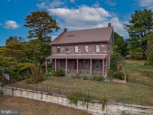 3059 Peters Mountain Rd, HALIFAX, PA, 17032-9518 | Card Image