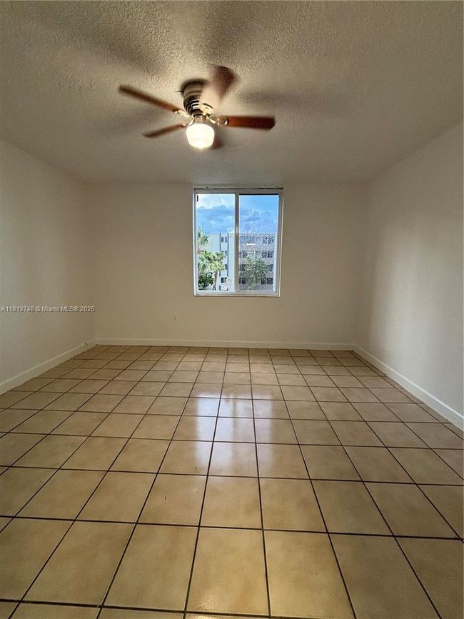 APT-2365 - 10000 Nw 80 Th Ct, Condo with 2 bedrooms, 2 bathrooms and null parking in Hialeah Gardens FL | Image 20