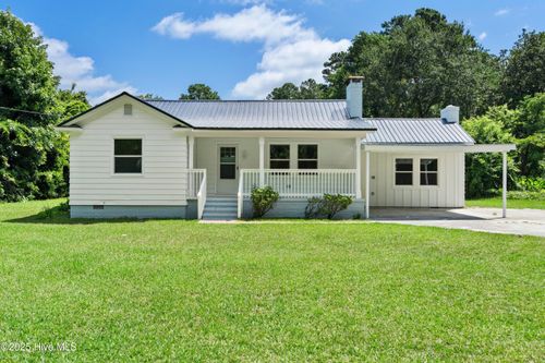 106 Forest Dr, Riegelwood, NC, 28456-7955 | Card Image