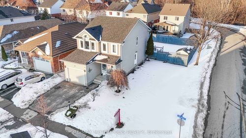135 Veronica Dr, Kitchener, ON, N2A4E6 | Card Image