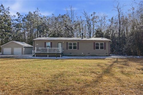 11670 Magnet Dr, Smithfield, VA, 23430-4248 | Card Image