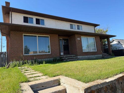 635 3 Ave W, Drumheller, AB, T0J0Y3 | Card Image