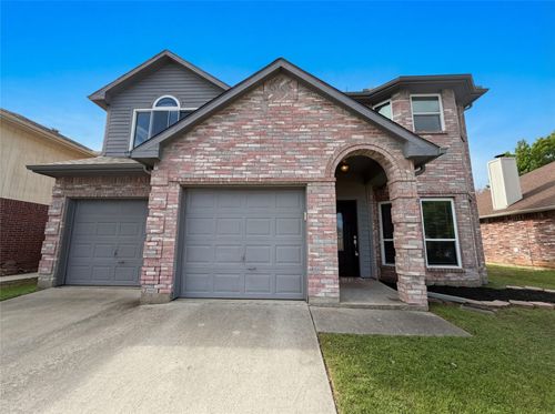 9048 Elbe Trl, Fort Worth, TX, 76118-7364 | Card Image