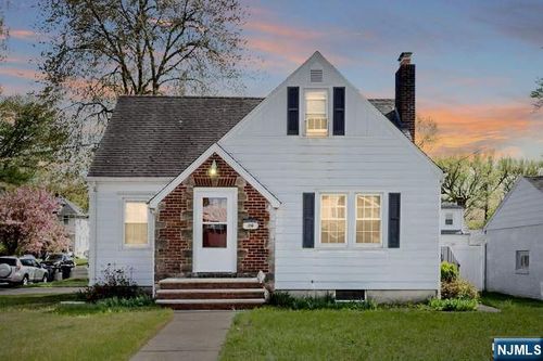 218 Hickory Ave, Bergenfield, NJ, 07621-1841 | Card Image