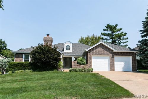 1923 York Ridge Ct, Chesterfield, MO, 63017-8745 | Card Image