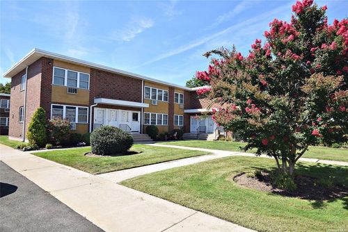 35-35 Farber Drive, West Babylon, NY, 11704 | Card Image