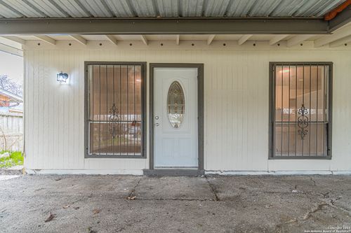 6142 Lawn Valley Dr, San Antonio, TX, 78242-2515 | Card Image