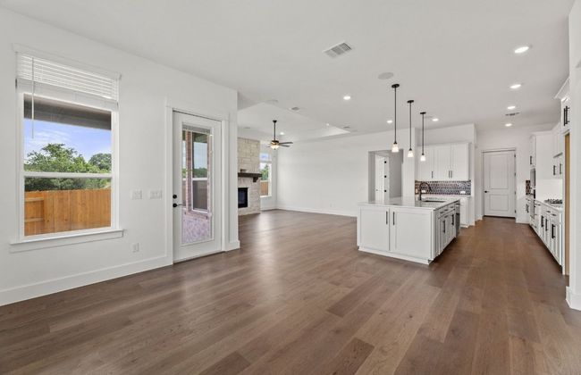 457 Tumbling Creek Run, House other with 3 bedrooms, 4 bathrooms and 3 parking in Kyle TX | Image 5
