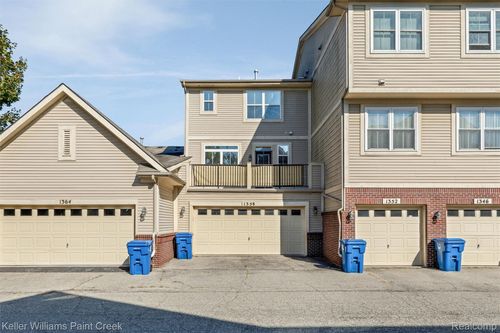 4-1358 Hillcrest Dr, Waterford, MI, 48327-4805 | Card Image