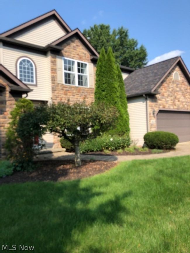 2823 Carriage Stone St Nw, House other with 3 bedrooms, 3 bathrooms and null parking in Uniontown OH | Image 25