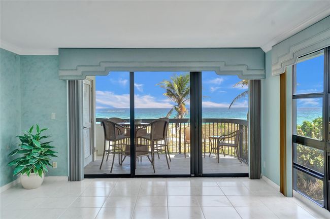 Living Room | Image 8