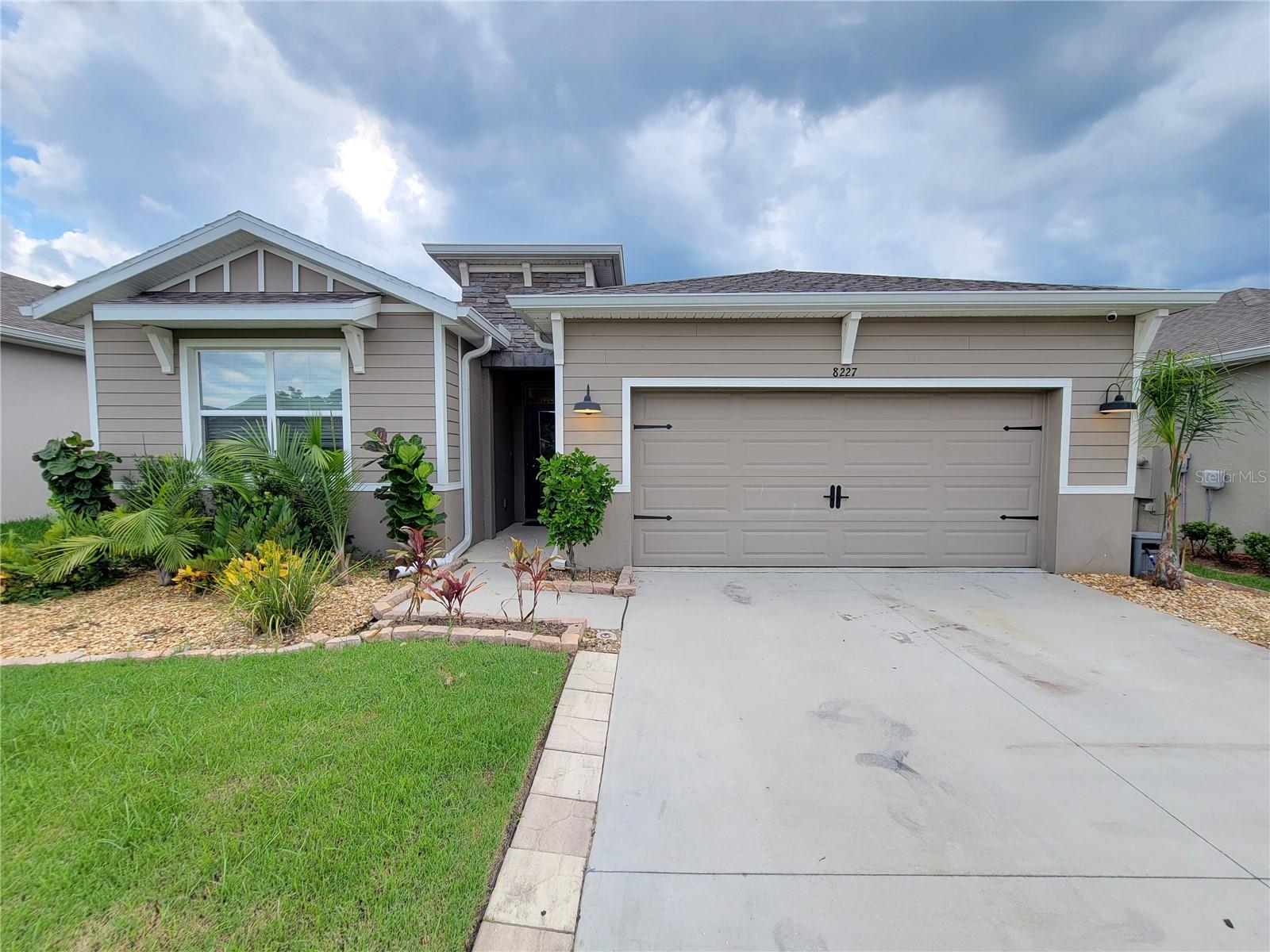 Wheat Stone Dr, Zephyrhills, FL 33540