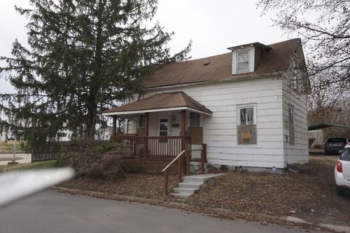 109 S Washington St, Sparta, IL, 62286-1360 | Card Image