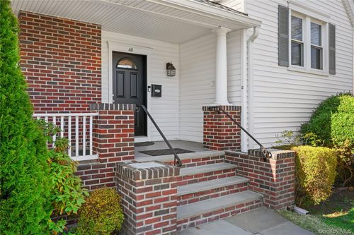 48 Coakley Ave, Harrison, NY, 10528-3314 | Card Image