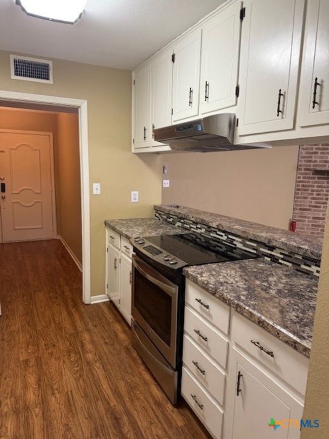 110 Concord Ln, House other with 3 bedrooms, 2 bathrooms and null parking in Victoria TX | Image 6